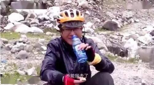 西藏大爷吃瓜事件,一场引发网友热议的“瓜界奇观”