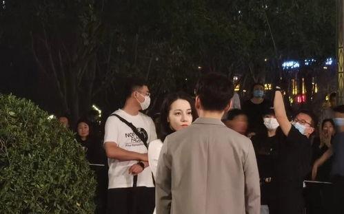 偶遇剧组吃瓜现场,揭秘影视圈幕后趣闻