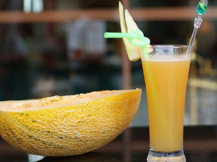 喝完汽水吃哈密瓜,汽水配哈密瓜，夏日美味新搭配