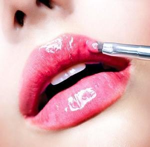 吃酥瓜嘴唇出血